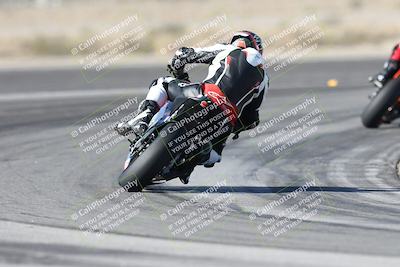 media/Dec-01-2025-Moto Forza (Mon) [[2daa91e15f]]/1-Advanced Group/Session 2 Turn 11 Backside/